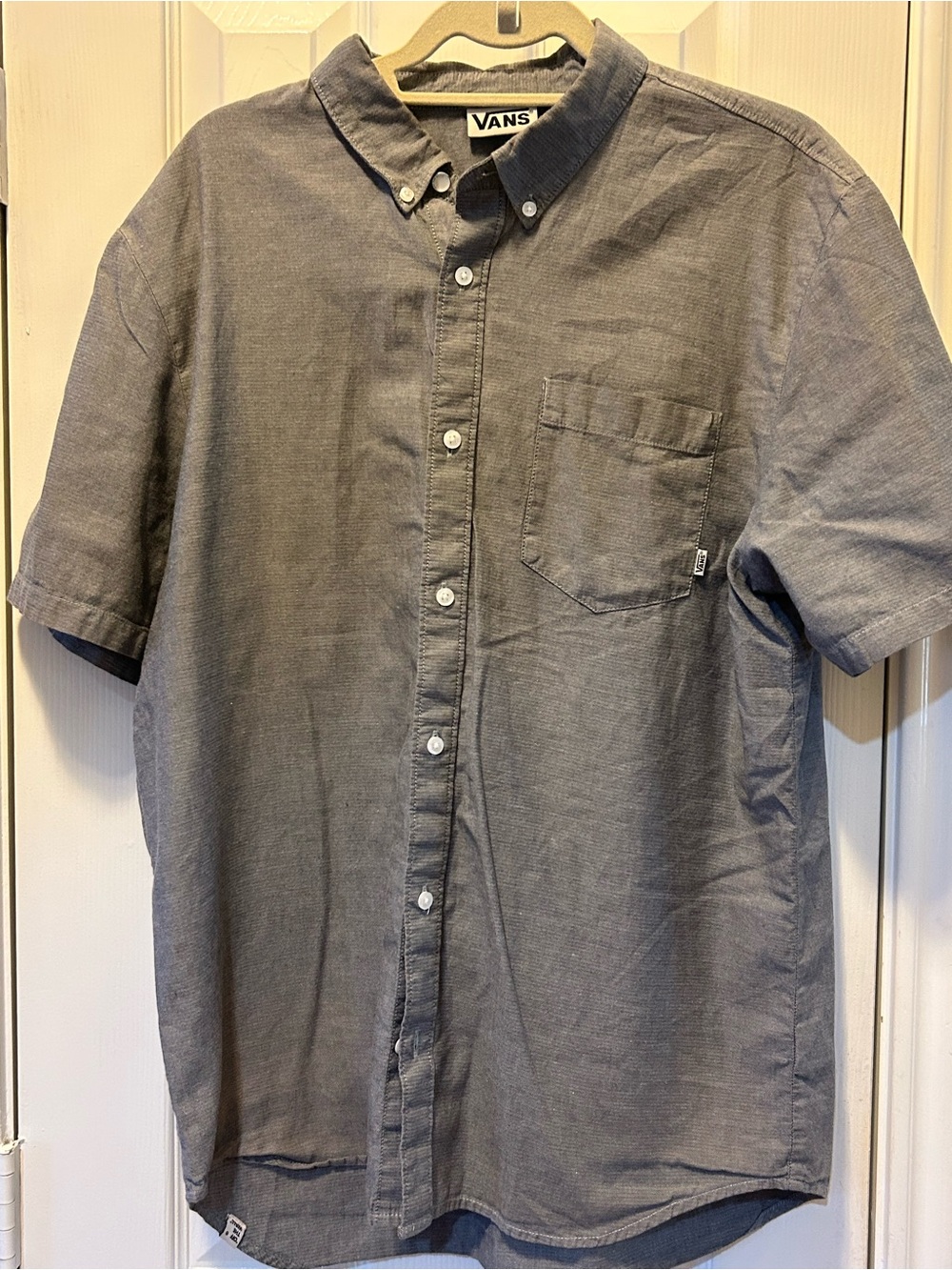 Vans Off the Wall 2017 Iconic Men's Short-Sleeve Button-Down Shirt in Grey